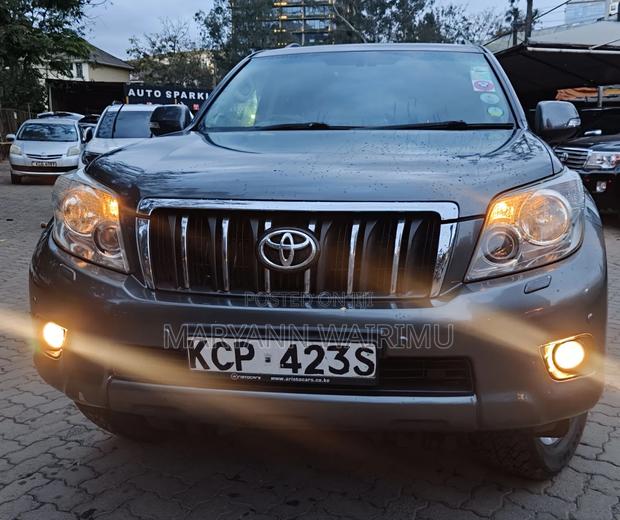 Toyota Land Cruiser Prado 3.0 TD 2010 Gray