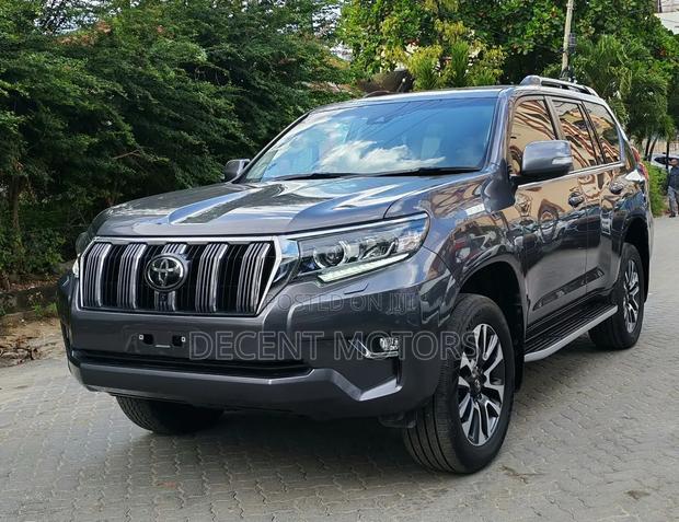 Toyota Land Cruiser Prado 2.8 2021 Gray