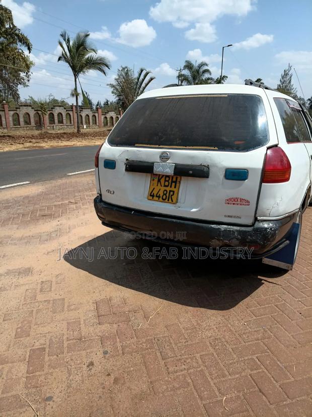 Nissan Advan 2002 White