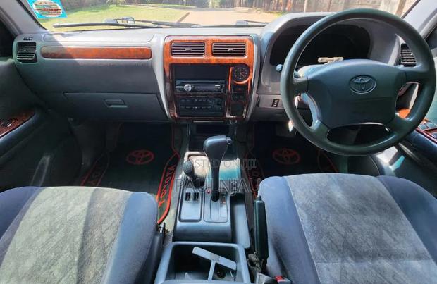 Toyota Land Cruiser Prado 2000 Silver
