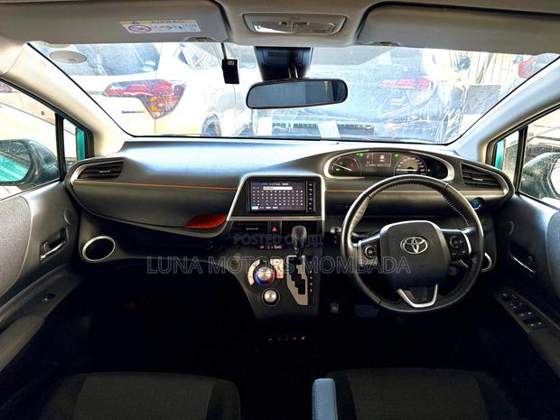 Toyota Sienta 2019 Blue