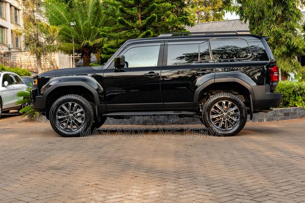 Toyota Land Cruiser LC250 2024 Black