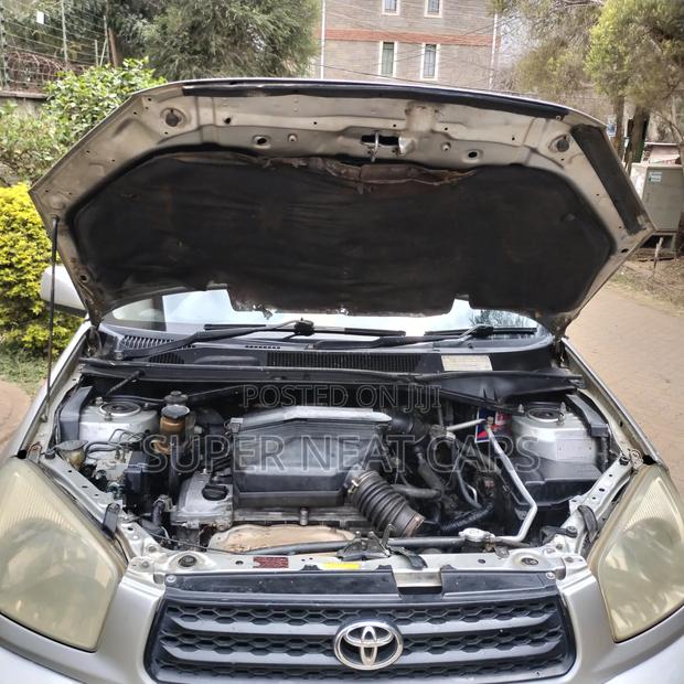 Toyota RAV4 Automatic 2002 Silver