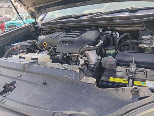 Toyota Land Cruiser Prado 2016 Blue