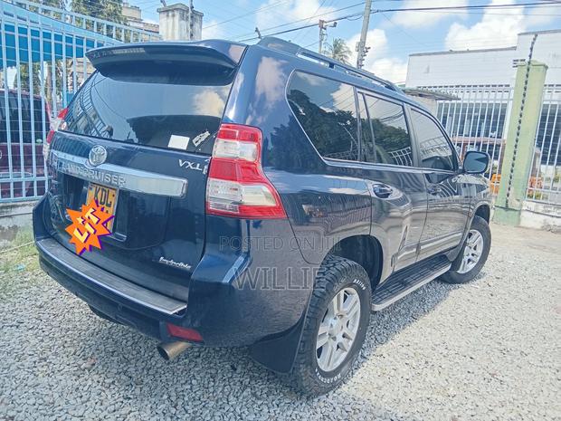 Toyota Land Cruiser Prado 2016 Blue