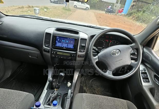 Toyota Land Cruiser Prado 2005 Silver