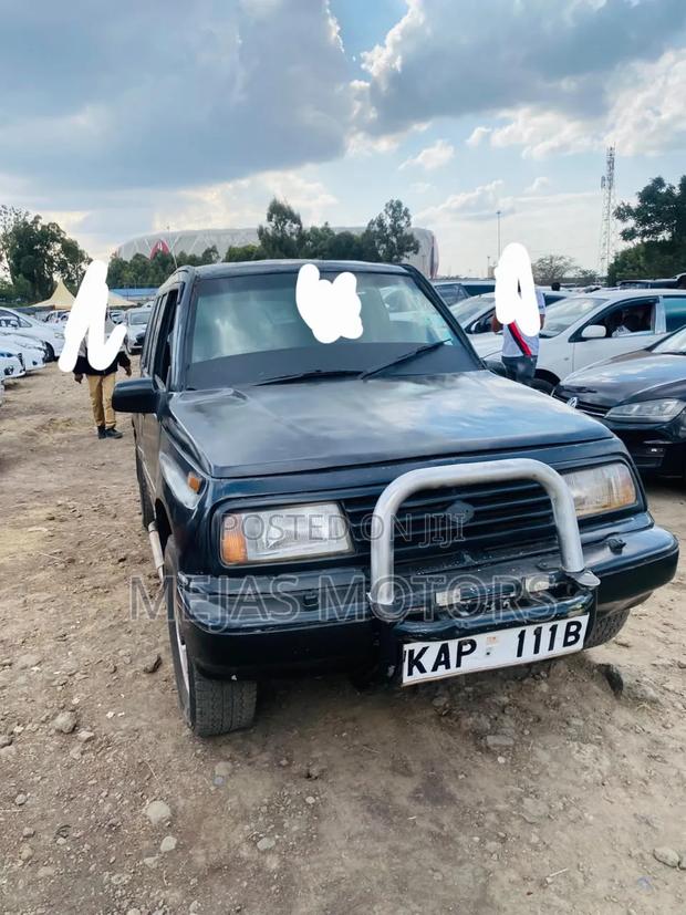 Suzuki Escudo 1998 Black