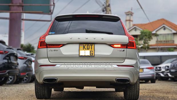 Volvo XC60 T5 Inscription AWD 2018 Beige