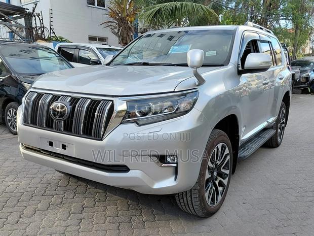 Toyota Land Cruiser Prado 2.8 2019 Silver