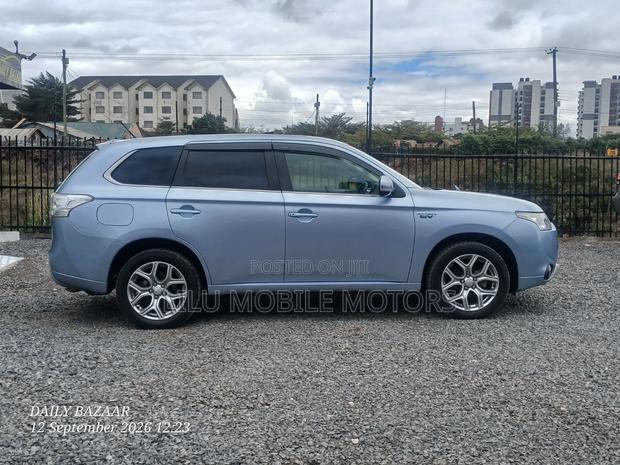 Mitsubishi Outlander 2.4 PHEV AWD 2016 Blue