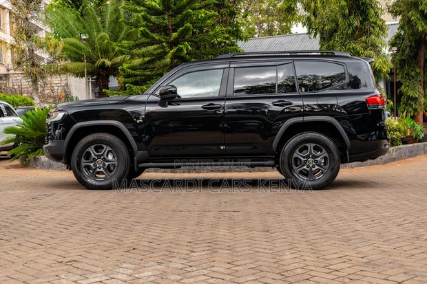 Toyota Land Cruiser 3.3 Diesel 4WD 2022 Black