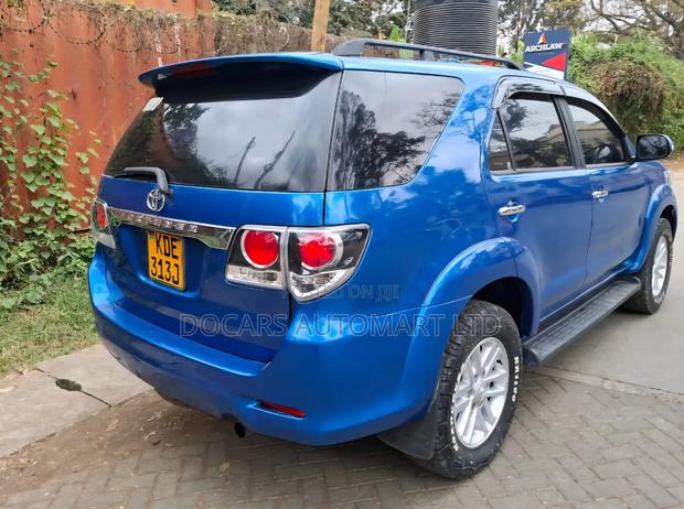 Toyota Fortuner 2012 Blue