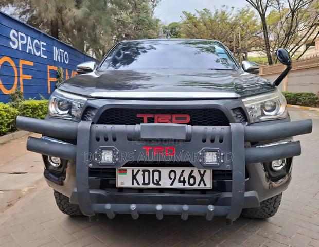 Toyota Hilux 2018 Black