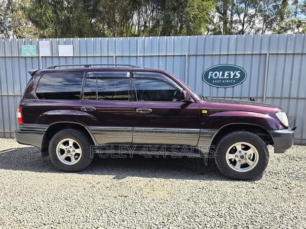Toyota Land Cruiser 100 4.7 V8 Executive 2005 Red
