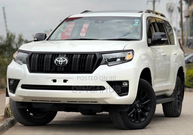 Toyota Land Cruiser Prado 2.8 2023 Pearl