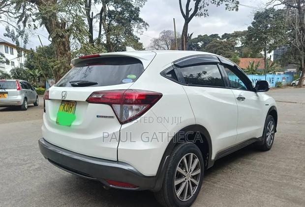 Honda Vezel 2015 White