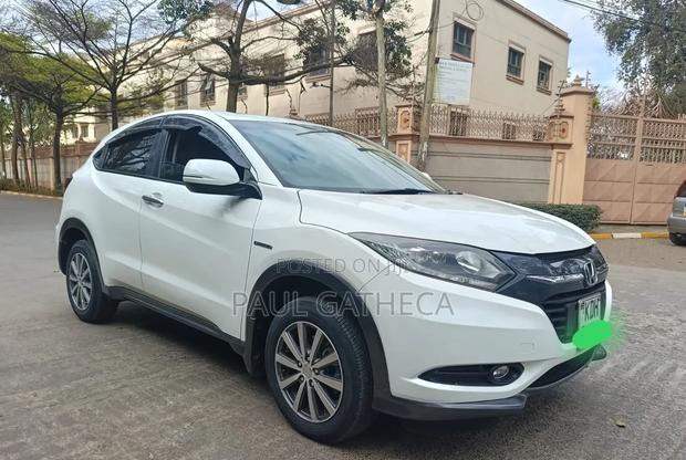 Honda Vezel 2015 White