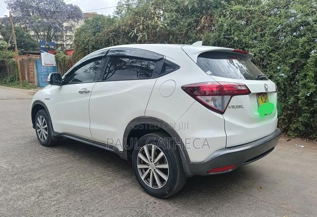 Honda Vezel 2015 White