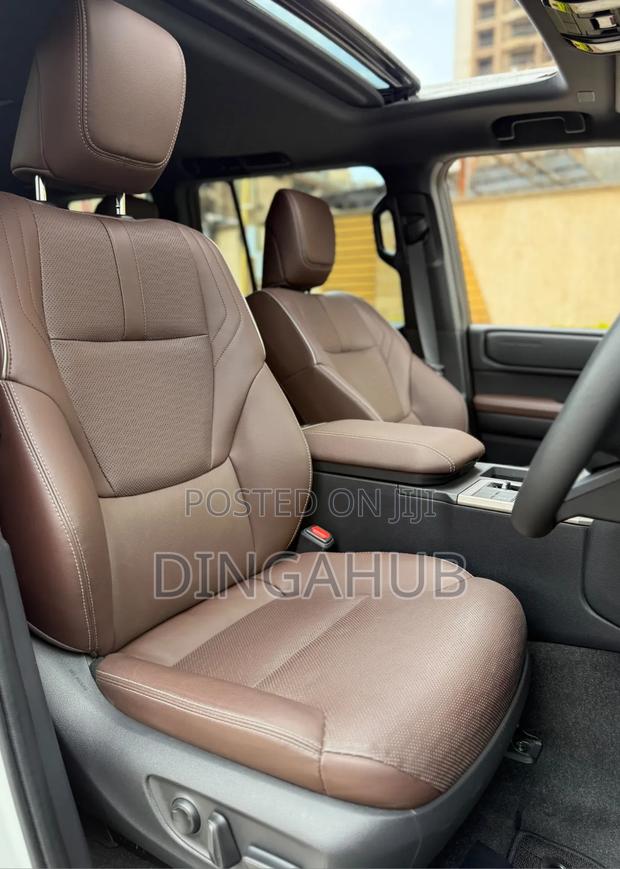 Toyota Land Cruiser Prado 2024 White