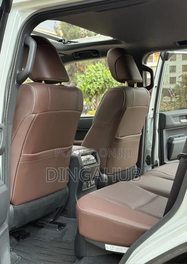 Toyota Land Cruiser Prado 2024 White