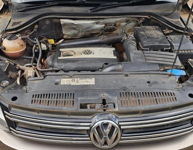 Volkswagen Tiguan 2012 Gold