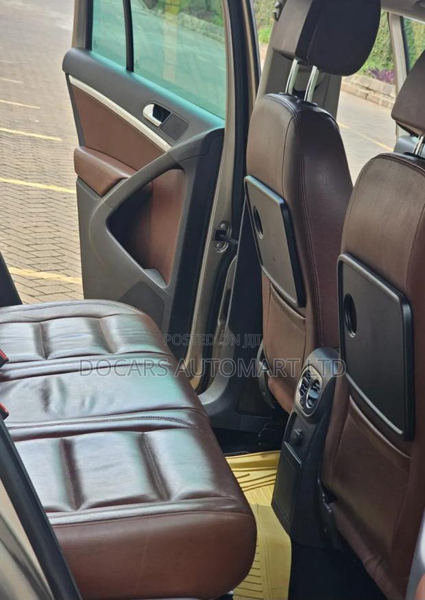 Volkswagen Tiguan 2012 Gold