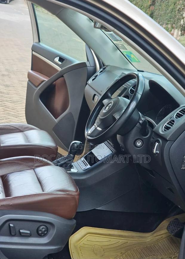Volkswagen Tiguan 2012 Gold
