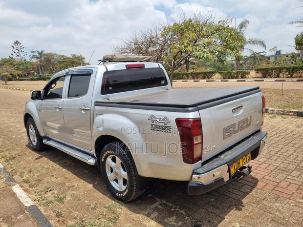 Isuzu D-MAX 2015 Silver