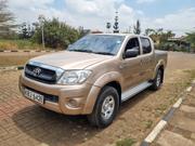 Toyota Hilux 2009 Gold for sale