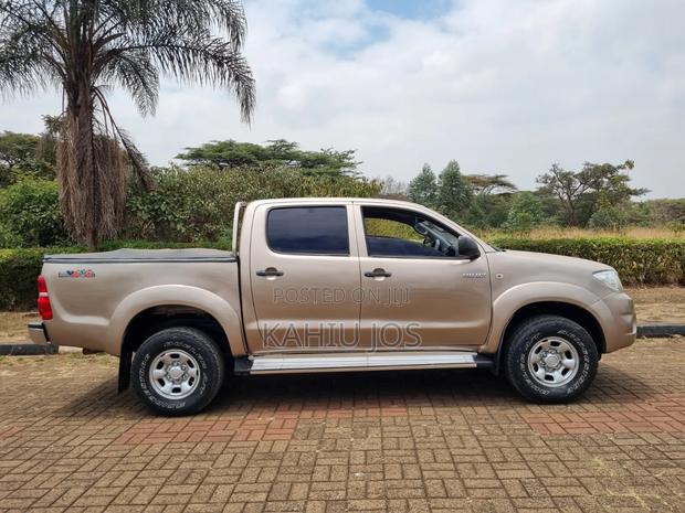 Toyota Hilux 2009 Gold