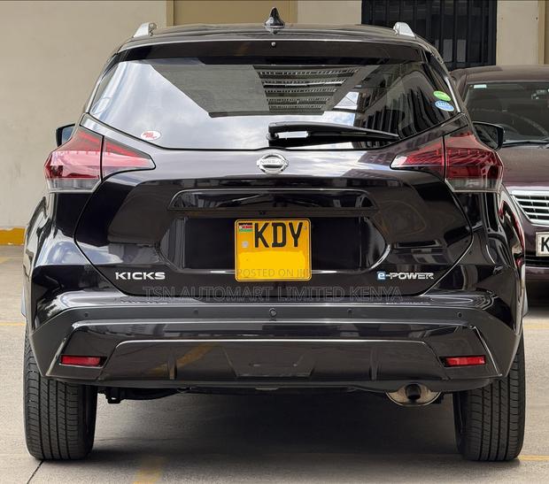 Nissan Kicks 2020 Brown