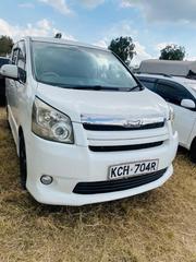 Toyota Noah 2010 White for sale