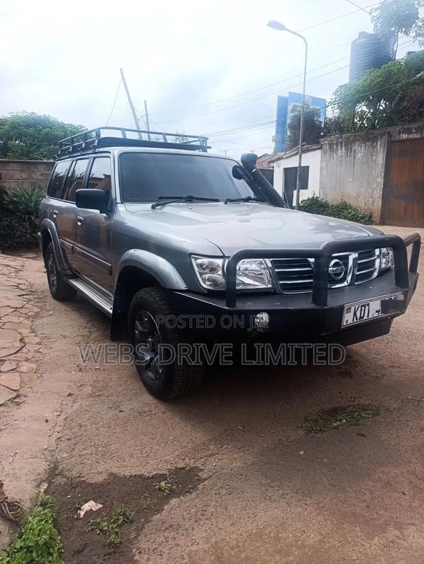 Nissan Patrol 2002 Gray