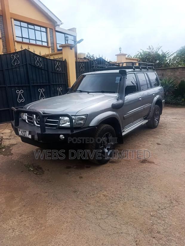 Nissan Patrol 2002 Gray