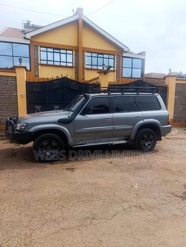 Nissan Patrol 2002 Gray