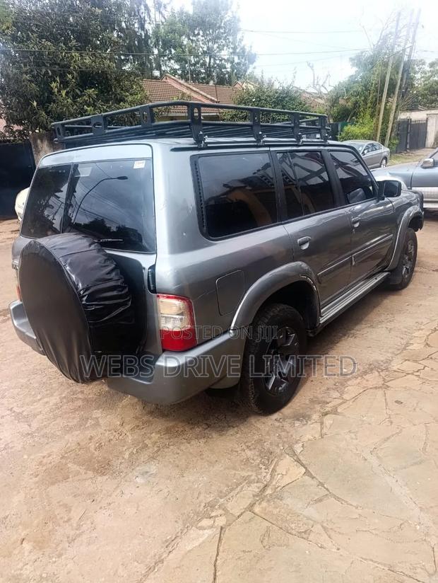Nissan Patrol 2002 Gray