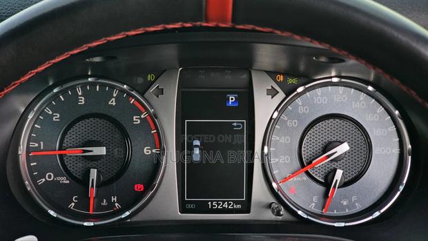 Toyota Hilux 2022 Black