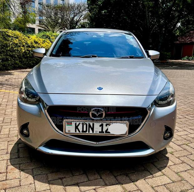 Mazda Demio 2016 Silver