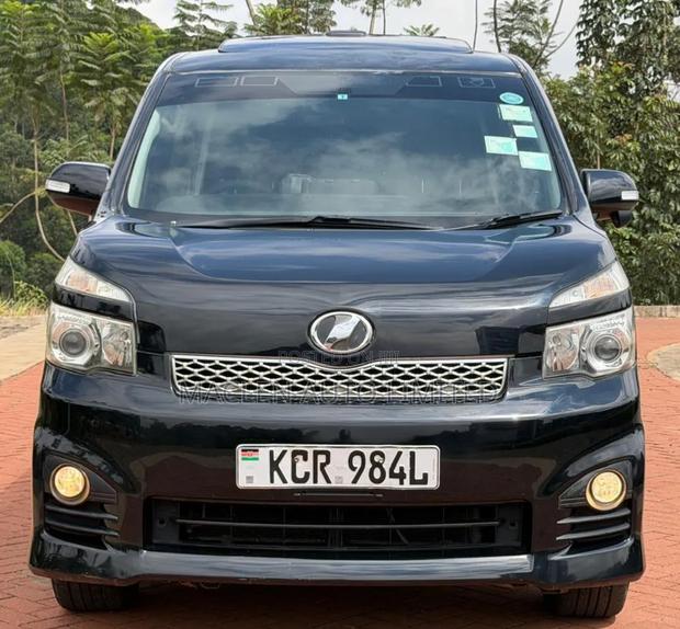 Toyota Voxy 2011 Black