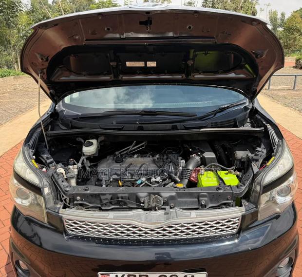 Toyota Voxy 2011 Black