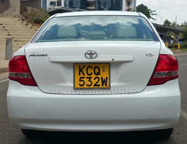 Toyota Axio 2011 White