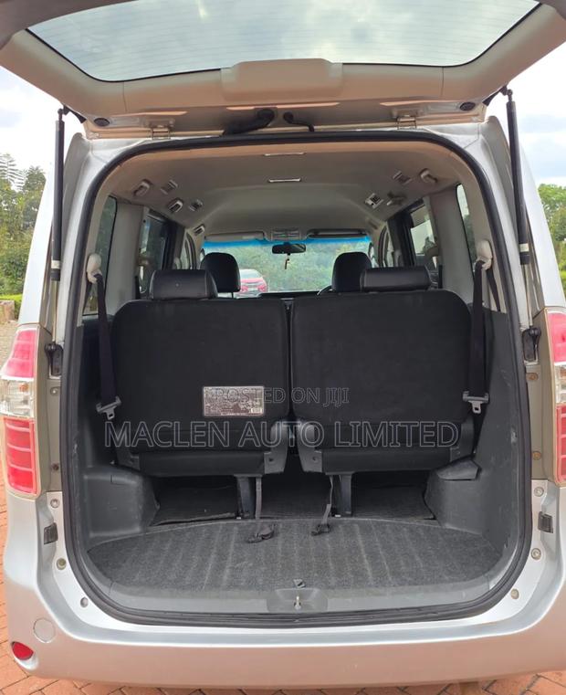 Toyota Noah 2007 Silver