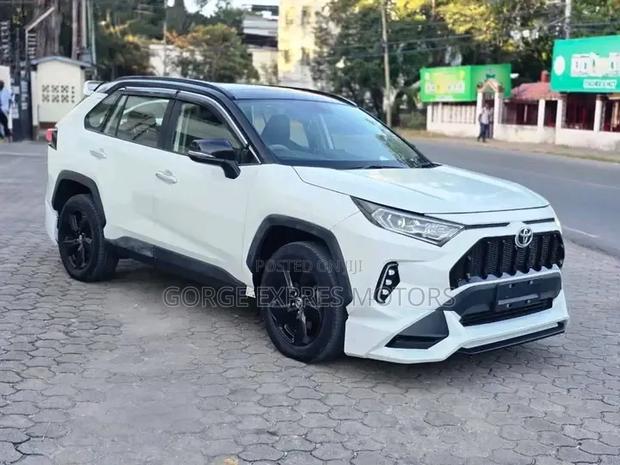 Toyota RAV4 Adventure AWD 2020 White