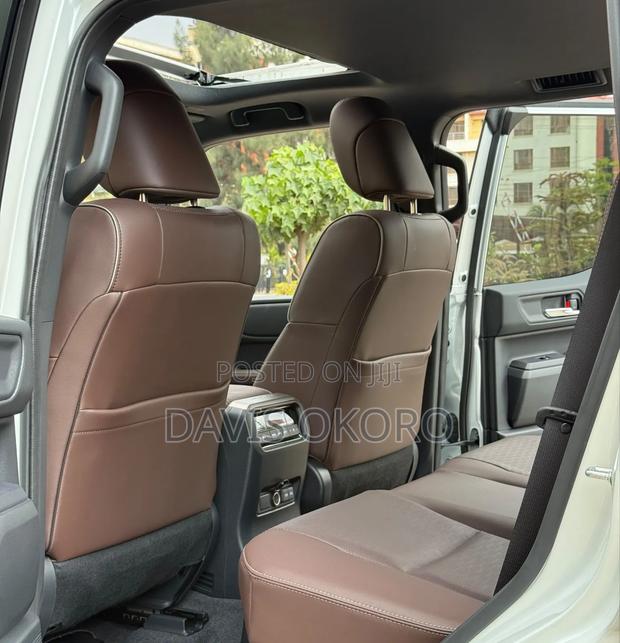 Toyota Land Cruiser 2024 White