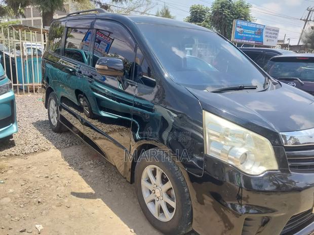 Toyota Noah 2012 Black