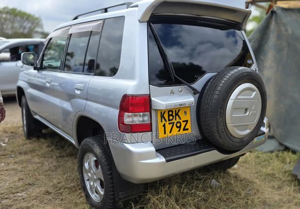 Mitsubishi Pajero 2004 Gray