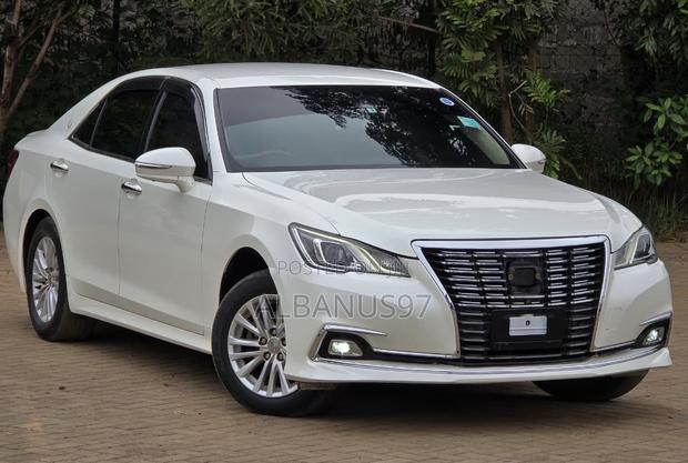 Toyota Crown 2017 White