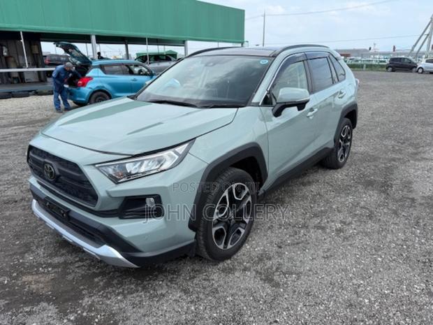 Toyota RAV4 Adventure 2021 Green