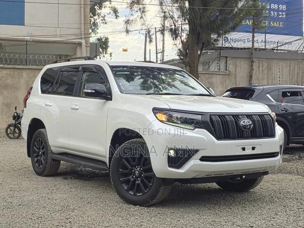 Toyota Land Cruiser Prado 2.8 2022 White
