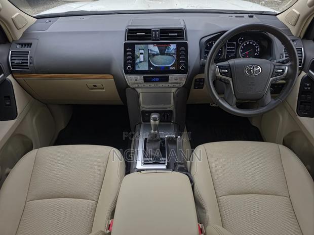 Toyota Land Cruiser Prado 2.8 2022 White